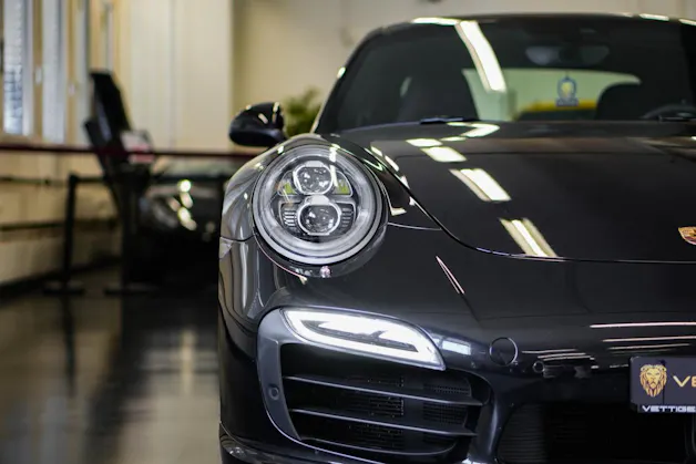PORSCHE 911 Turbo S PDK