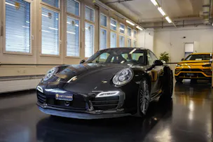 PORSCHE 911 Turbo S PDK