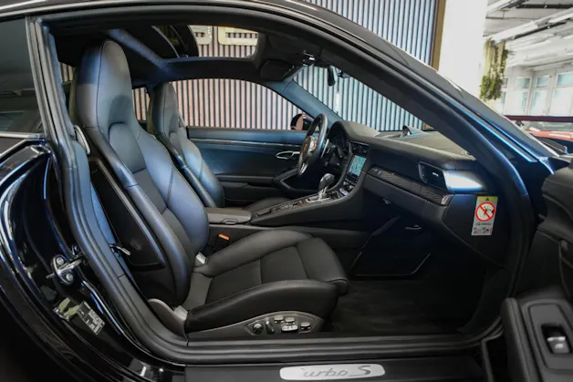 PORSCHE 911 Turbo S PDK