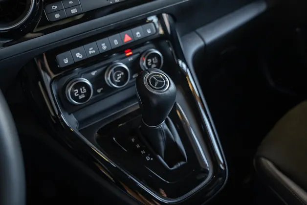 MERCEDES-BENZ T-Klasse 180D Style Automat