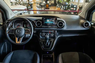MERCEDES-BENZ T-Klasse 180D Style Automat
