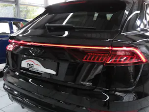 AUDI Q8 55 TFSI Quattro tiptronic (Automat, Hybrid)
