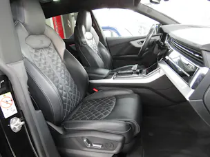 AUDI Q8 55 TFSI Quattro tiptronic (Automat, Hybrid)