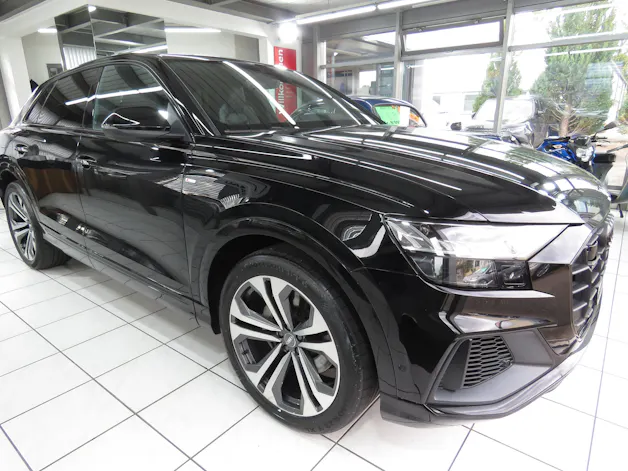 AUDI Q8 55 TFSI Quattro tiptronic (Automat, Hybrid)