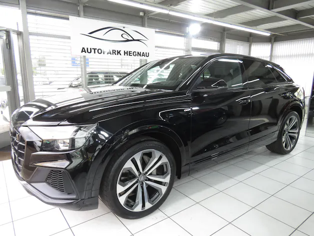 AUDI Q8 55 TFSI Quattro tiptronic (Automat, Hybrid)