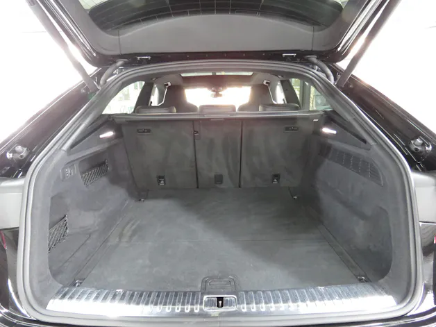 AUDI Q8 55 TFSI Quattro tiptronic (Automat, Hybrid)