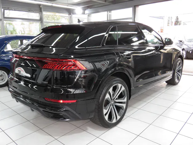 AUDI Q8 55 TFSI Quattro tiptronic (Automat, Hybrid)