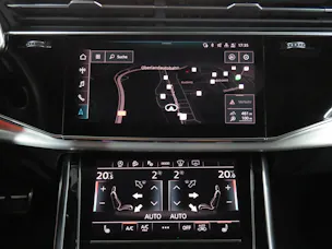 AUDI Q8 55 TFSI Quattro tiptronic (Automat, Hybrid)