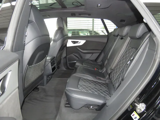 AUDI Q8 55 TFSI Quattro tiptronic (Automat, Hybrid)