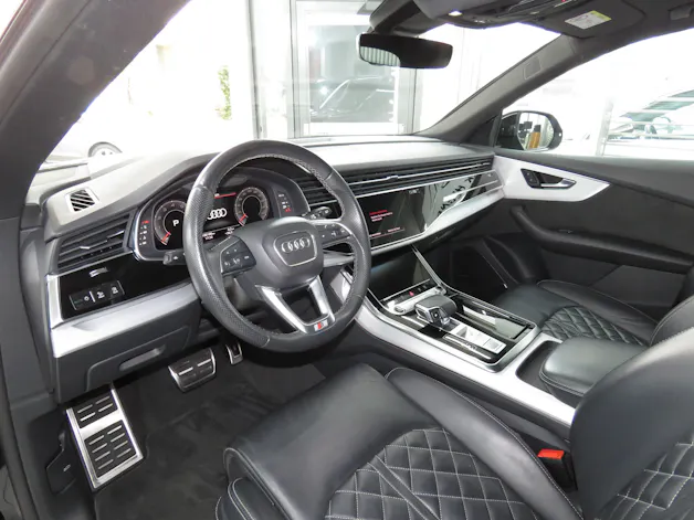AUDI Q8 55 TFSI Quattro tiptronic (Automat, Hybrid)