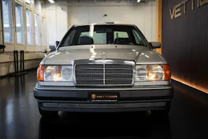 MERCEDES-BENZ 300 CE