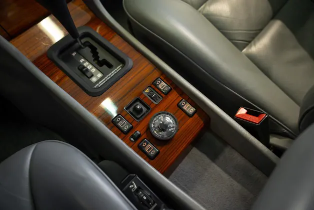 MERCEDES-BENZ 300 CE