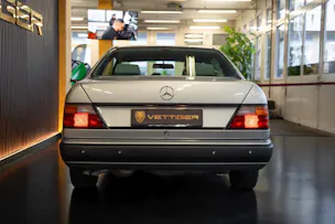 MERCEDES-BENZ 300 CE