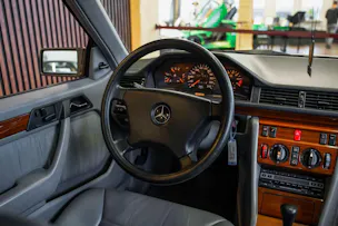 MERCEDES-BENZ 300 CE