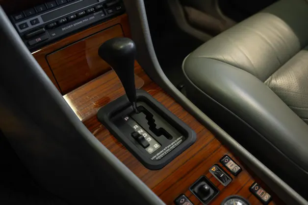 MERCEDES-BENZ 300 CE