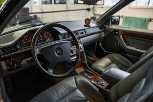 MERCEDES-BENZ 300 CE