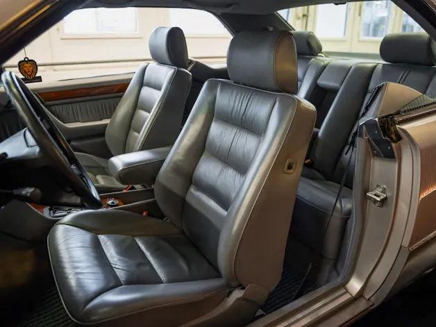MERCEDES-BENZ 300 CE