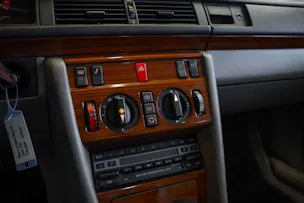 MERCEDES-BENZ 300 CE