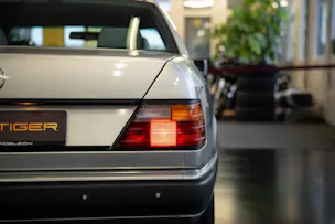 MERCEDES-BENZ 300 CE