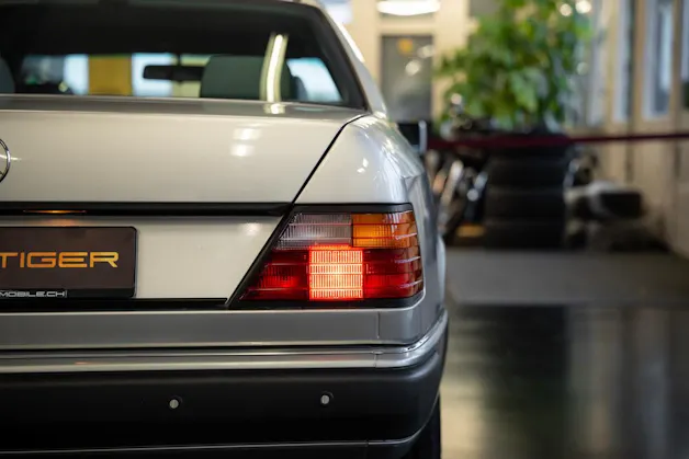 MERCEDES-BENZ 300 CE