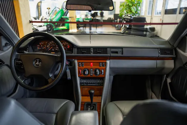 MERCEDES-BENZ 300 CE