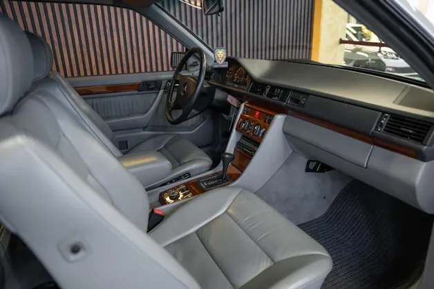 MERCEDES-BENZ 300 CE