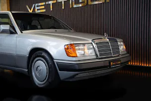 MERCEDES-BENZ 300 CE