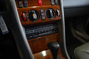 MERCEDES-BENZ 300 CE