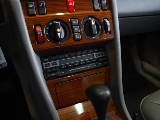 MERCEDES-BENZ 300 CE