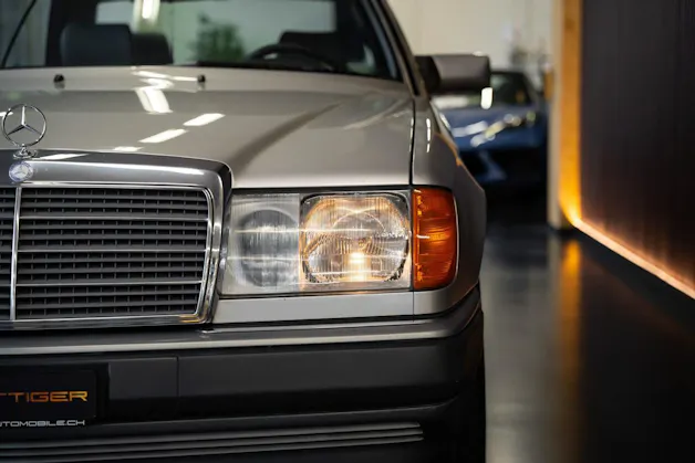MERCEDES-BENZ 300 CE