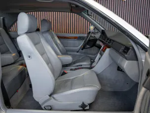 MERCEDES-BENZ 300 CE