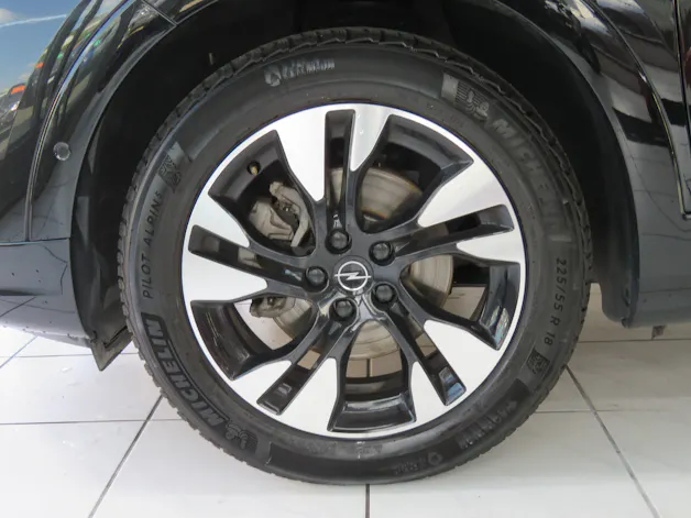 OPEL Grandland 1.2i TP Elegance Automat