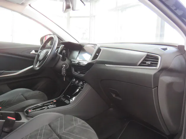 OPEL Grandland 1.2i TP Elegance Automat