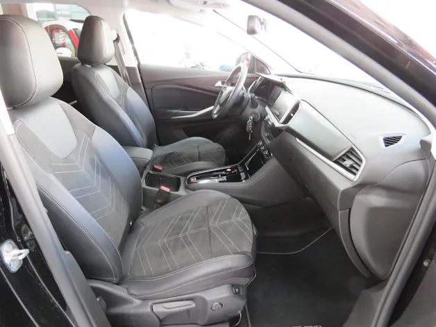 OPEL Grandland 1.2i TP Elegance Automat
