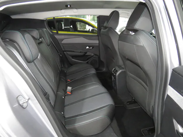 PEUGEOT 308 1.2 Pure Tech Allure Pack EAT8 (Automat)