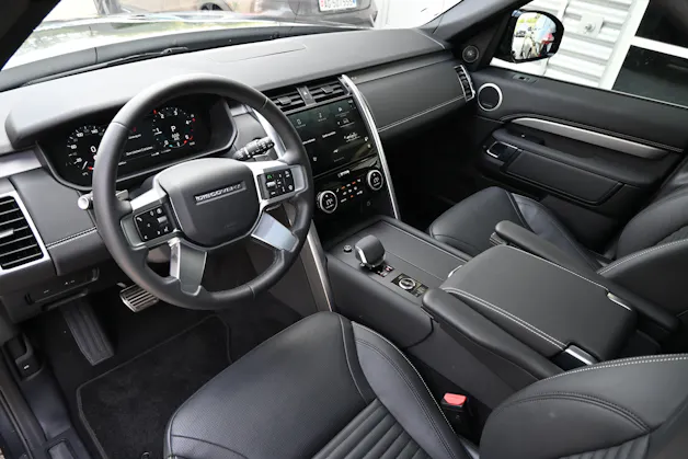 Land Rover Discovery 3.0D I6 P250 S R-Dynamic AWD Automatic 7-Plätzer + AHK 3500kg + Werksgarantie 10.2030