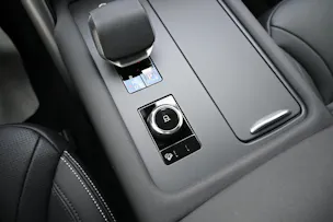 Land Rover Discovery 3.0D I6 P250 S R-Dynamic AWD Automatic 7-Plätzer + AHK 3500kg + Werksgarantie 10.2030