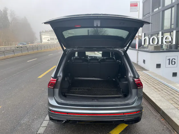 VW Tiguan 2.0TSI R-Line 4Motion DSG 7 Sitzer mit AHK