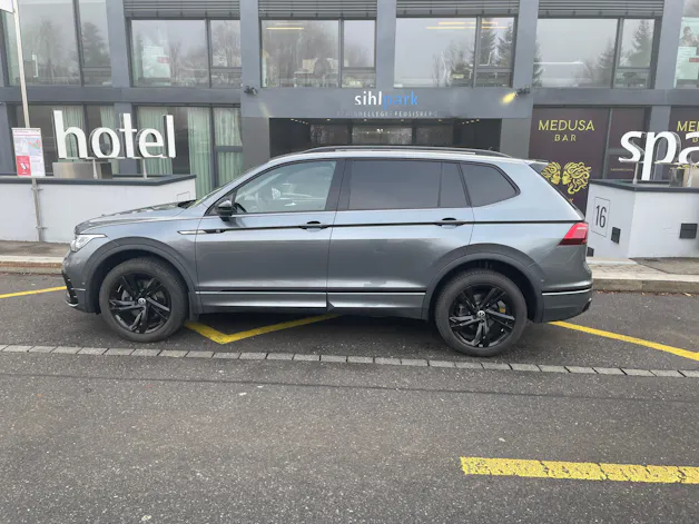 VW Tiguan 2.0TSI R-Line 4Motion DSG 7 Sitzer mit AHK