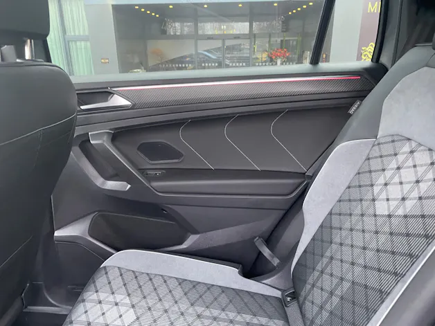VW Tiguan 2.0TSI R-Line 4Motion DSG 7 Sitzer mit AHK