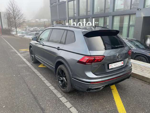 VW Tiguan 2.0TSI R-Line 4Motion DSG 7 Sitzer mit AHK