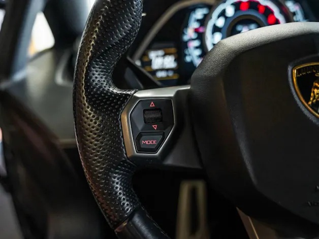 Lamborghini Aventador LP700-4 Coupé E-Gear