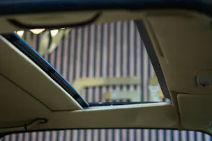 MERCEDES-BENZ 230 CE