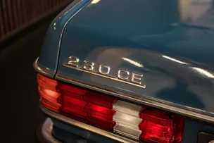 MERCEDES-BENZ 230 CE