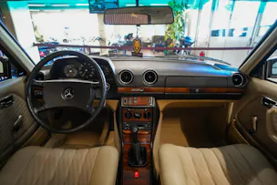 MERCEDES-BENZ 230 CE