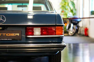 MERCEDES-BENZ 230 CE