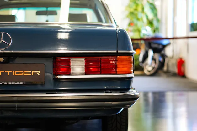 MERCEDES-BENZ 230 CE