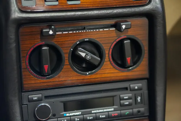 MERCEDES-BENZ 230 CE