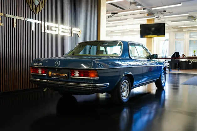 MERCEDES-BENZ 230 CE