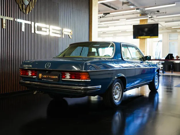 MERCEDES-BENZ 230 CE